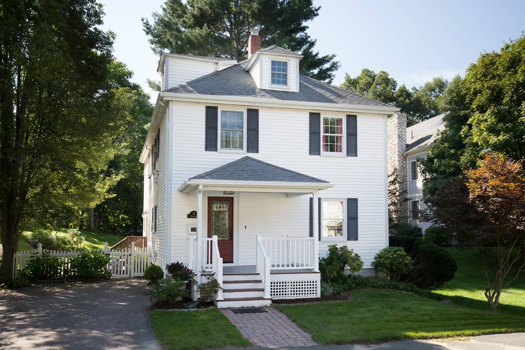 12 Hastings Street, Wellesley, MA 02481