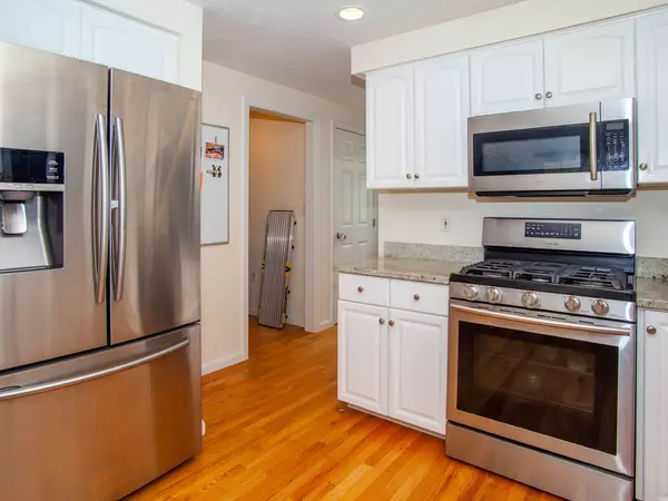 Waltham, MA 02451,28 Blossom Street