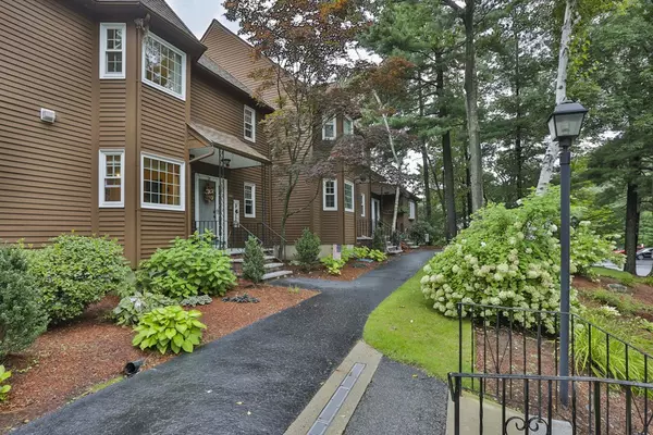 Saugus, MA 01906,602 Sherwood Forest Lane #602