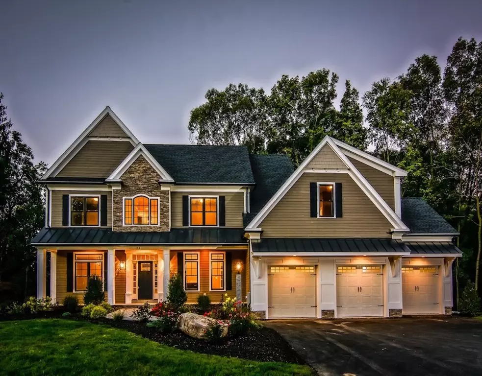 Southborough, MA 01745,52 Oak Hill Road