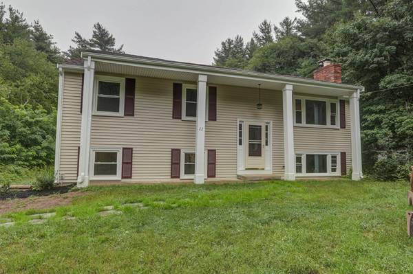 22 Puddingstone Lane, Medway, MA 02053