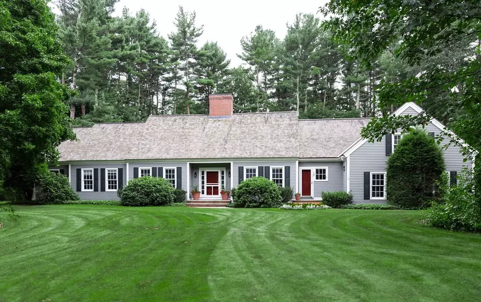 16 Berry Patch Ln, Boxford, MA 01921