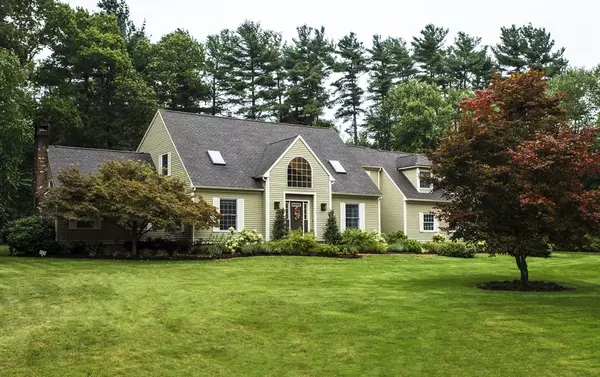 100 Hickory Dr, Raynham, MA 02767