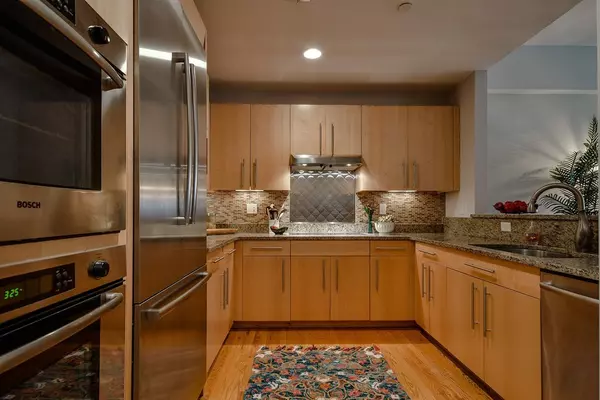 Brookline, MA 02467,310 Hammond Pond Pkwy #202