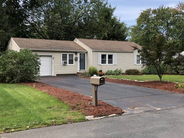 17 Brigham Rd, South Hadley, MA 01075