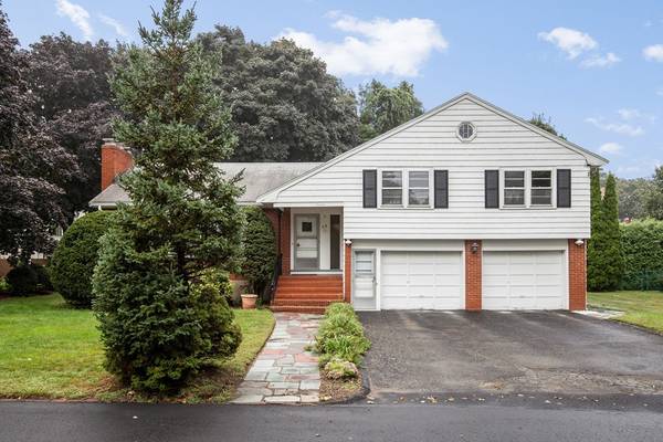 58 Tomahawk Rd, Arlington, MA 02474