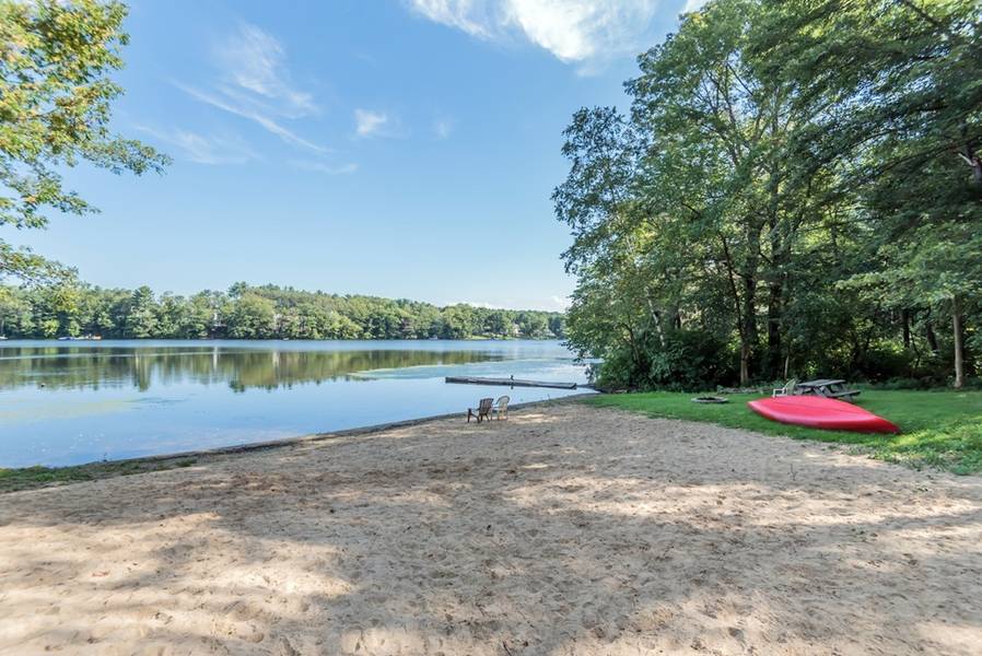 92 Lakeshore Drive, Georgetown, MA 01833