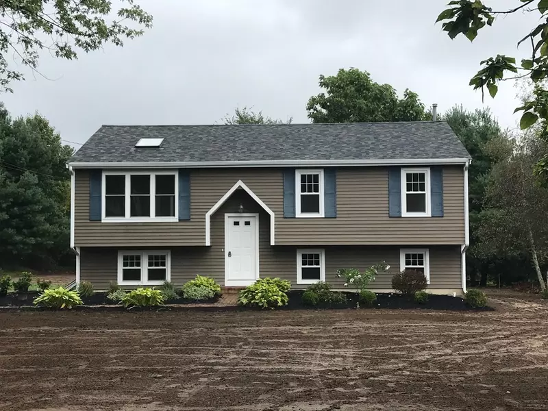 17 Cottage St, Norton, MA 02766