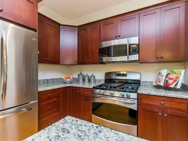 Woburn, MA 01801,14 Hawthorne Street #14