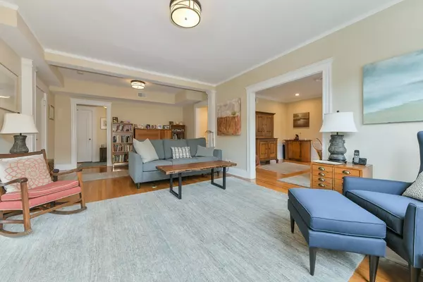 Brookline, MA 02446,18 Alton Ct. #2