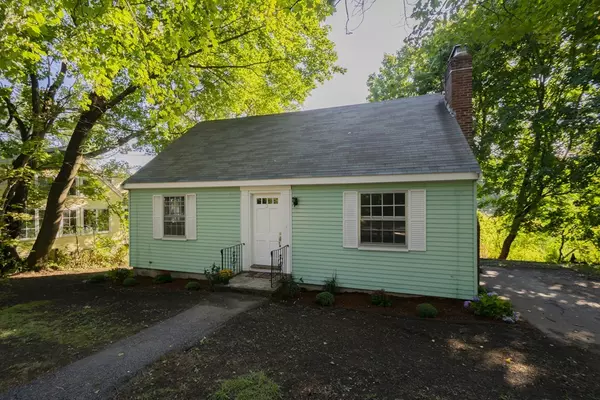 2 Patricia Ter, Lexington, MA 02420