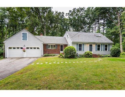 12 Lancaster Place, Andover, MA 01810