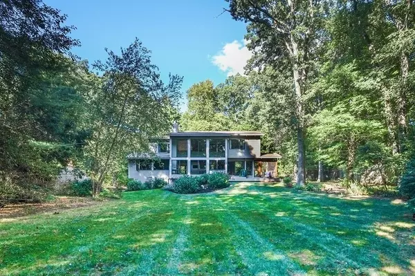 Wayland, MA 01778,12 Rice Spring Ln