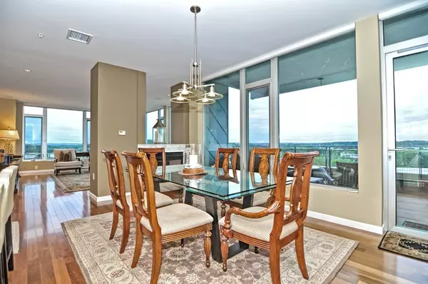 Natick, MA 01760,10 Nouvelle #S1105