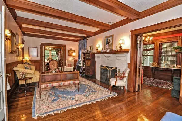 Needham, MA 02492,780 Webster St