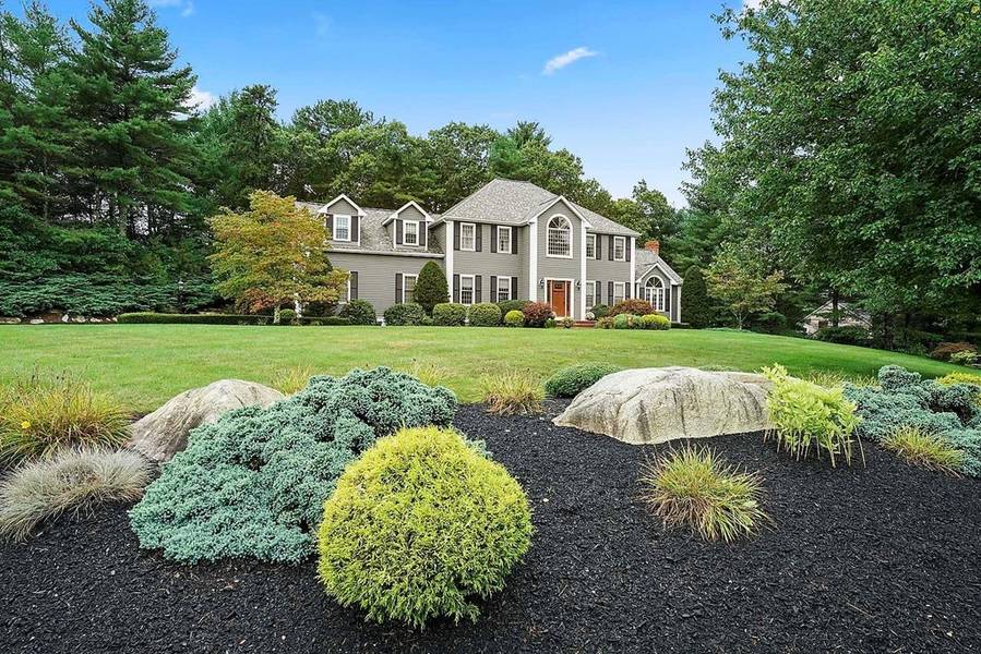 49 High Pines Dr, Kingston, MA 02364