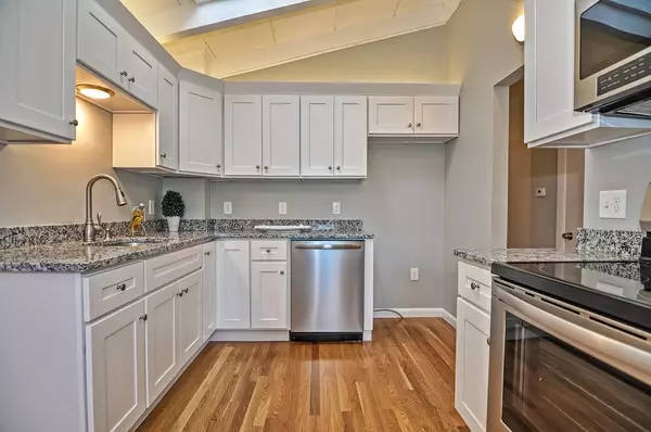 Randolph, MA 02368,301 Oak St