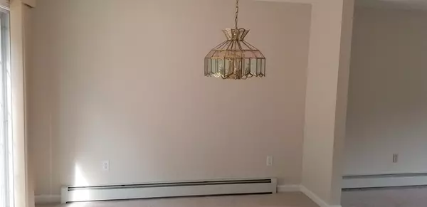 Middleboro, MA 02346,8 Scott Dr