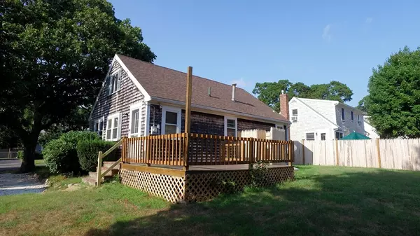 Falmouth, MA 02536,9 Randolph St