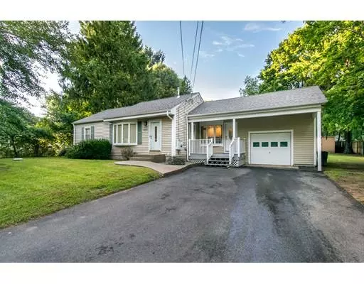 8 Gargon Ter, Southwick, MA 01077