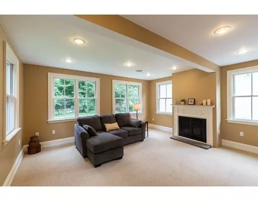 Grafton, MA 01519,3 Chestnut St