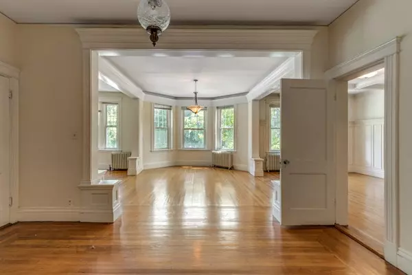 Brookline, MA 02445,497 Boylston St