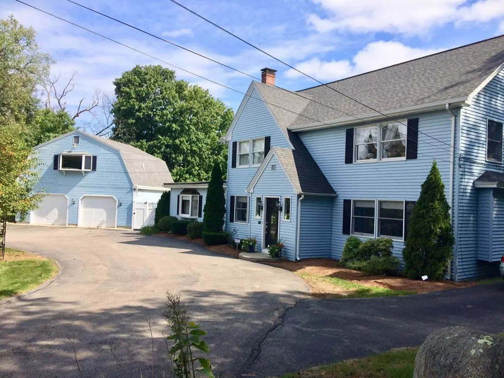 Wrentham, MA 02093,656 Dedham St