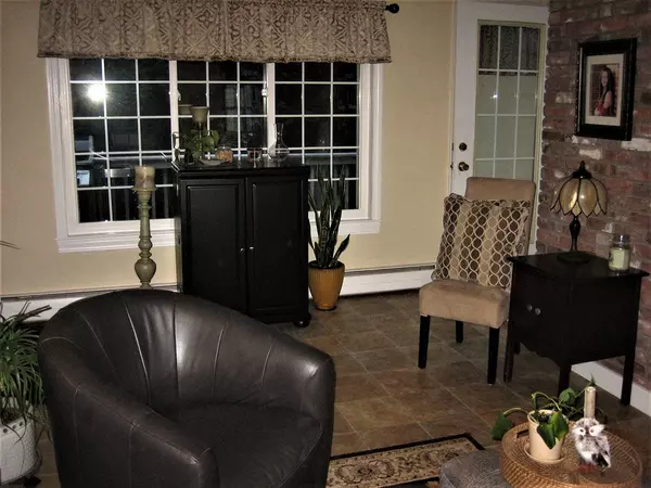 Paxton, MA 01612,2 Oakwood Rd