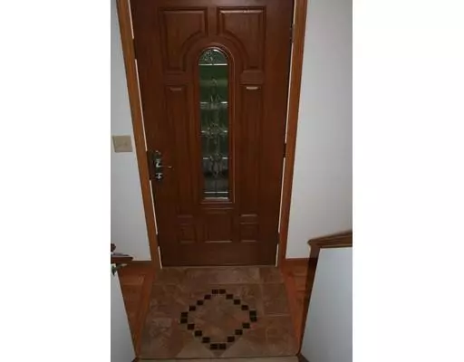 Ludlow, MA 01056,15 Knollwood Rd