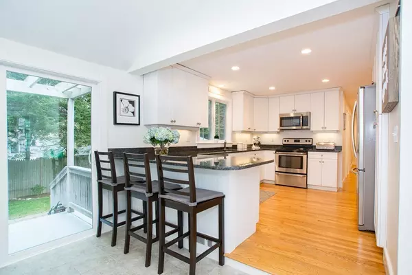 Medfield, MA 02052,3 Lowell Mason Rd