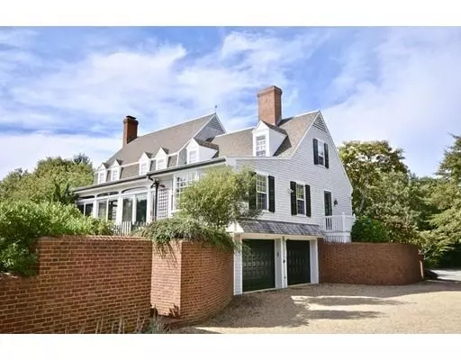 20 Winnatuxett Beach Rd, Mattapoisett, MA 02739