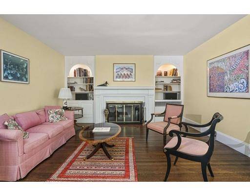 Brookline, MA 02445,69 Evans Rd