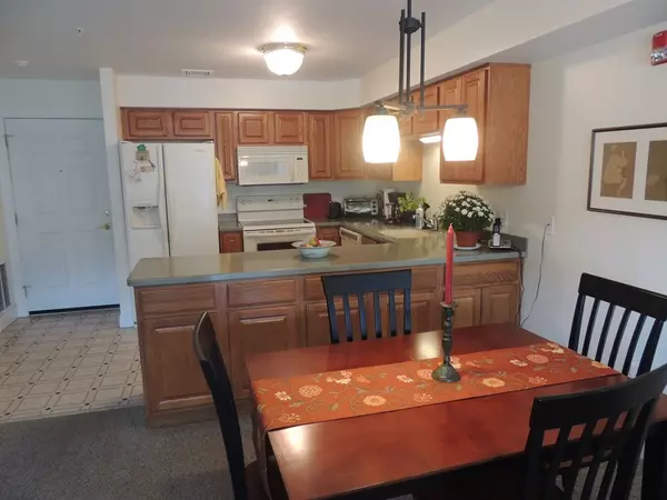 Amherst, MA 01002,26 Greenleaves Drive #616