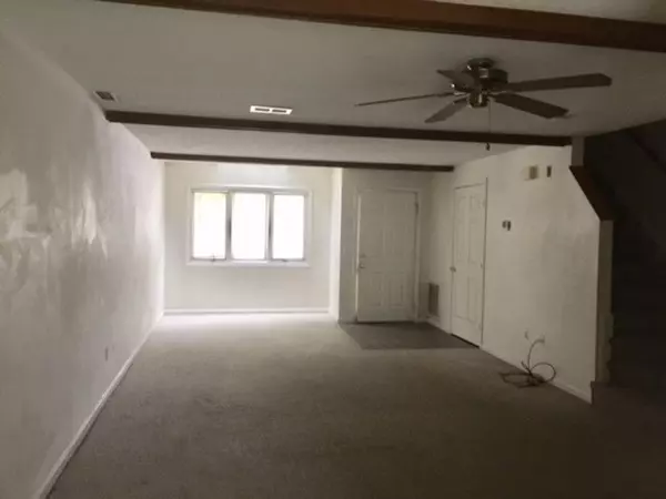 Oxford, MA 01537,66 Pleasant St #10