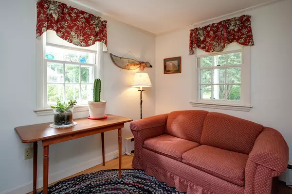 Falmouth, MA 02536,16 Shady Ln