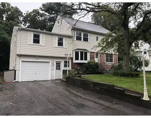 30 Lloyd Ave, Wrentham, MA 02093