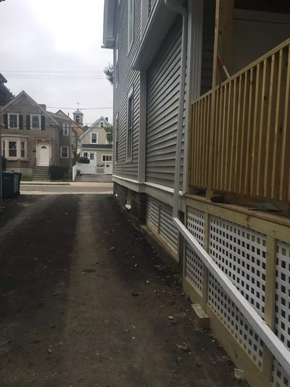 Lynn, MA 01902,27 Mudge St