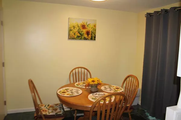 Agawam, MA 01001,27 Corey Colonial #27