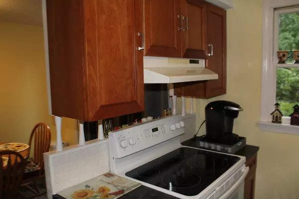 Agawam, MA 01001,27 Corey Colonial #27