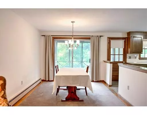 Chelmsford, MA 01824,31 Locust Rd
