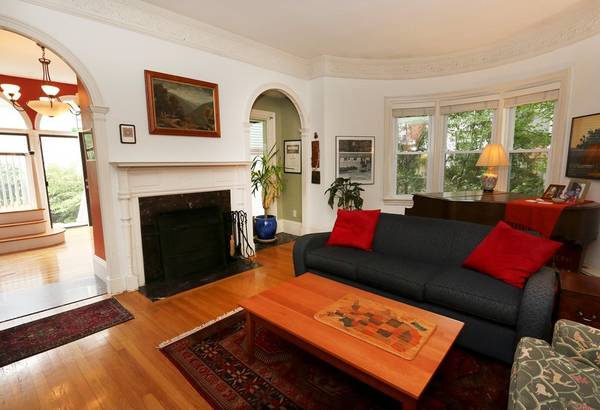 337 Harvard St #3, Cambridge, MA 02139