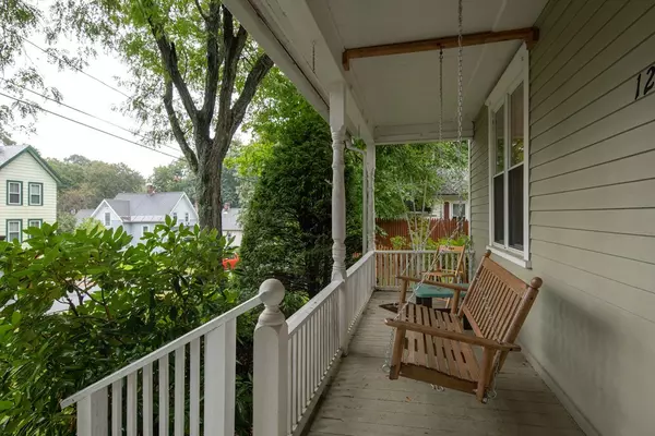 Greenfield, MA 01301,12 Oak St
