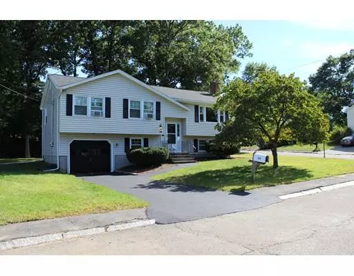 19 Blueberry Hill Rd, Woburn, MA 01801