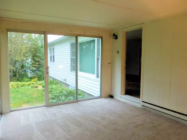 Paxton, MA 01612,4 Crestwood Rd