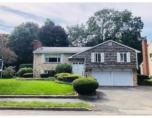 Needham, MA 02492,166 Meetinghouse Cir