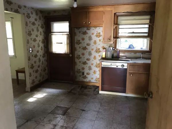 Needham, MA 02492,4 Broad Meadow Road