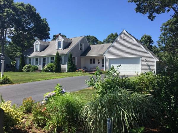 11 Highcrest Ave, Dennis, MA 02660