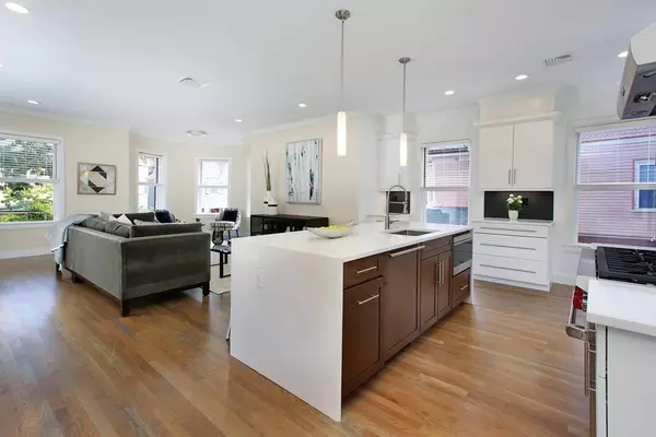 Brookline, MA 02446,32 Kent Sq #2