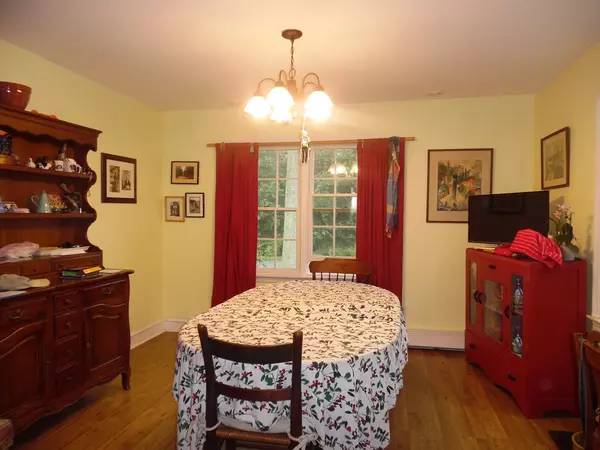 Swansea, MA 02777,286 Wood Street