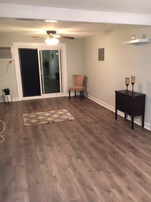 Taunton, MA 02780,3 Karena Dr #17